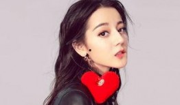 热巴最新爆料图,美艳动人，时尚感十足